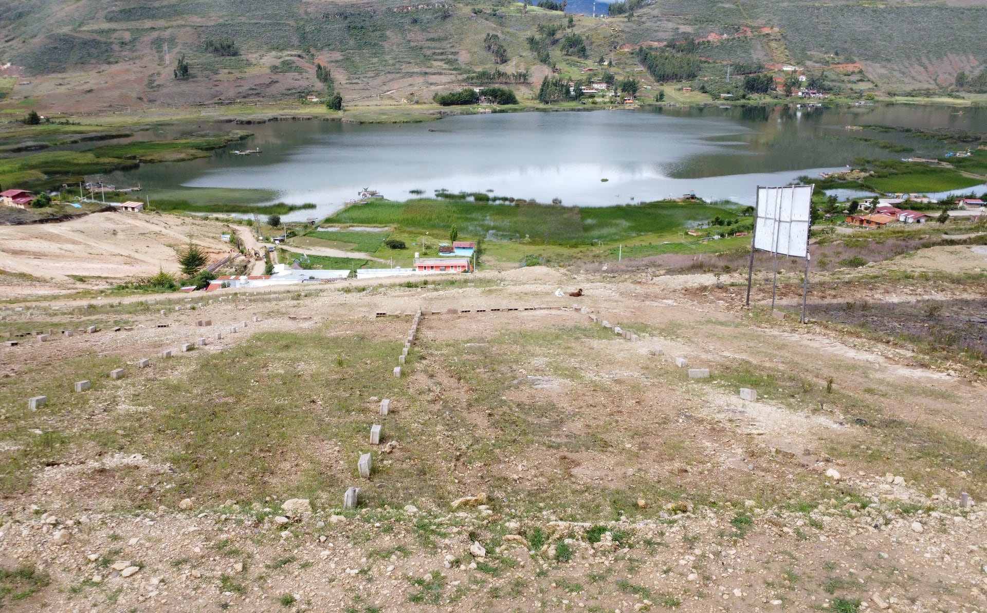 Terreno delimitado frente a la Laguna San Nicolás