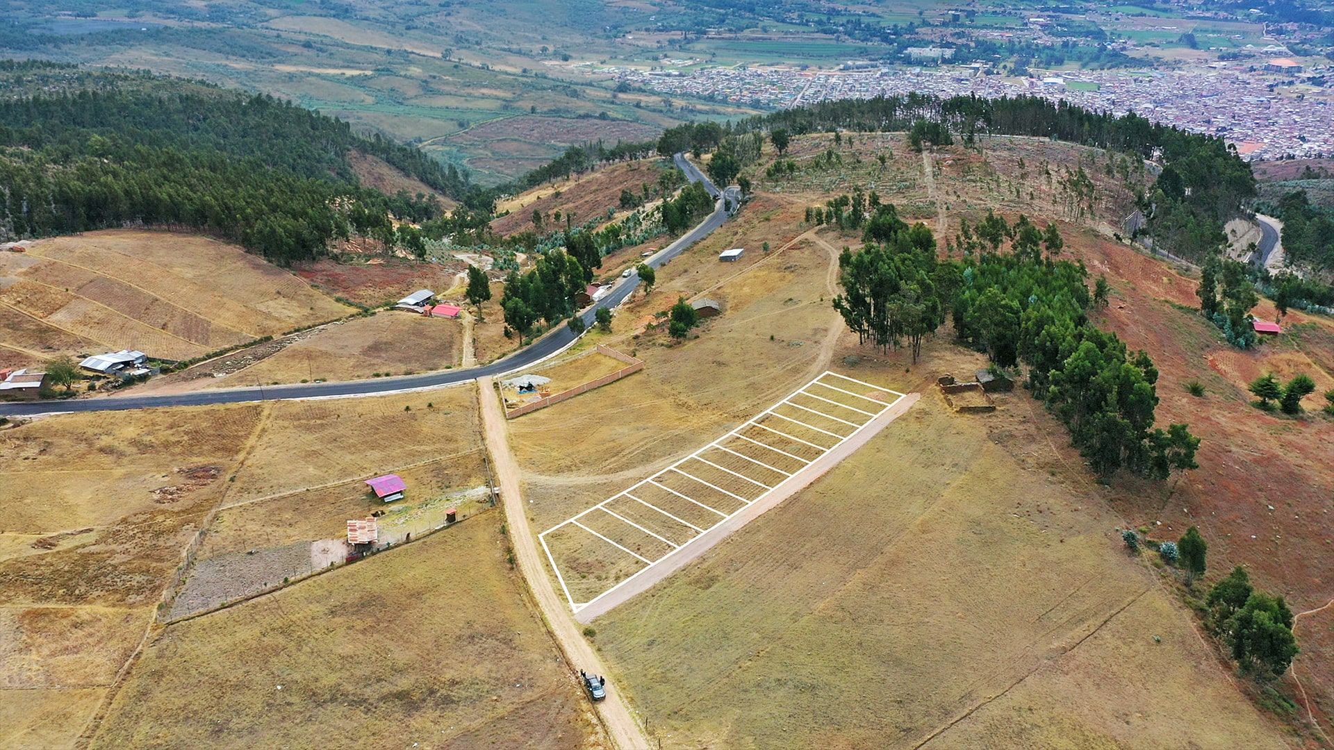 Vista elevada de Portal del Cumbe y su conexión con Cajamarca